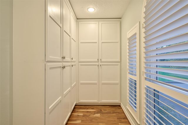 9151 Lakeside Circle, Montgomery, TX 77316