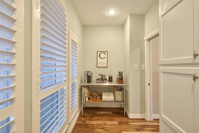 9151 Lakeside Circle, Montgomery, TX 77316