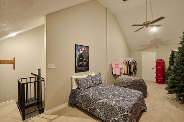 9151 Lakeside Circle, Montgomery, TX 77316