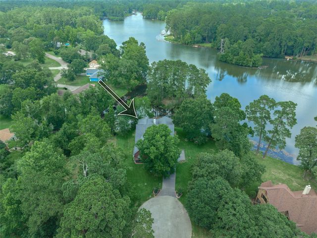 9151 Lakeside Circle, Montgomery, TX 77316