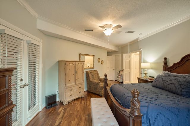 9151 Lakeside Circle, Montgomery, TX 77316