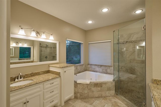 9151 Lakeside Circle, Montgomery, TX 77316