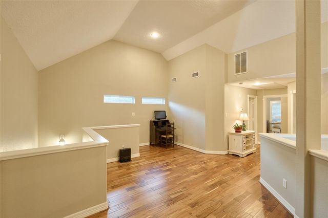 9151 Lakeside Circle, Montgomery, TX 77316