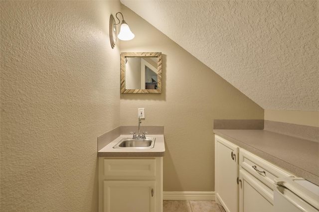 9151 Lakeside Circle, Montgomery, TX 77316