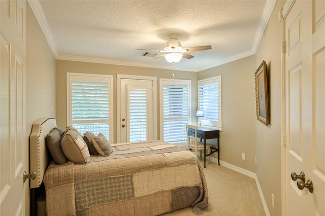 9151 Lakeside Circle, Montgomery, TX 77316