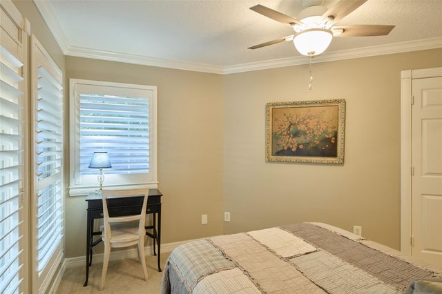 9151 Lakeside Circle, Montgomery, TX 77316
