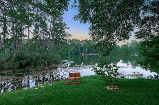 9151 Lakeside Circle, Montgomery, TX 77316