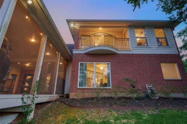 9151 Lakeside Circle, Montgomery, TX 77316
