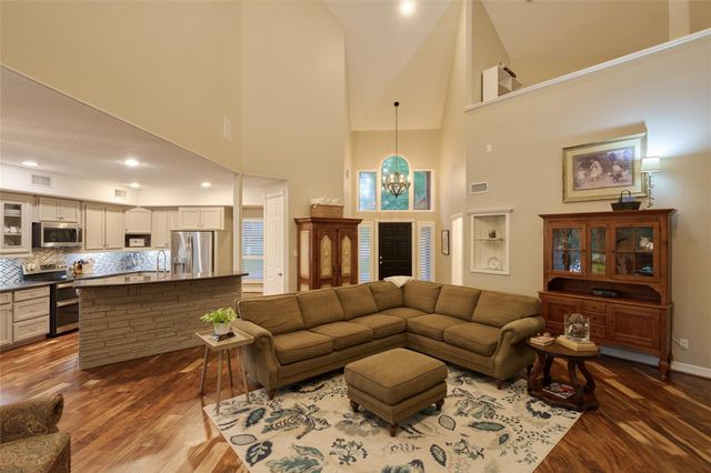9151 Lakeside Circle, Montgomery, TX 77316