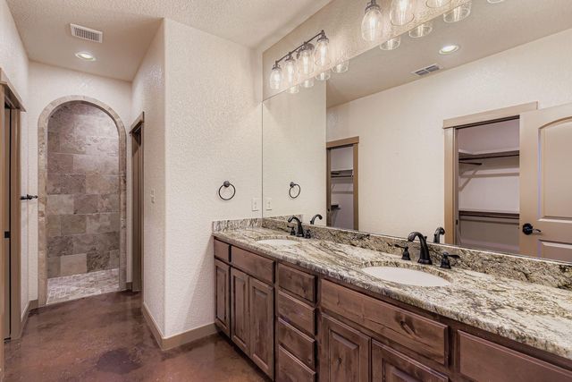 192 Freedom DR, Georgetown, TX 78626