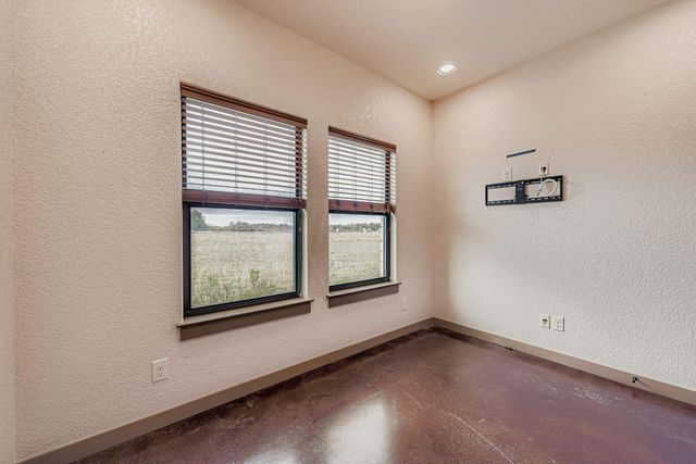 192 Freedom DR, Georgetown, TX 78626