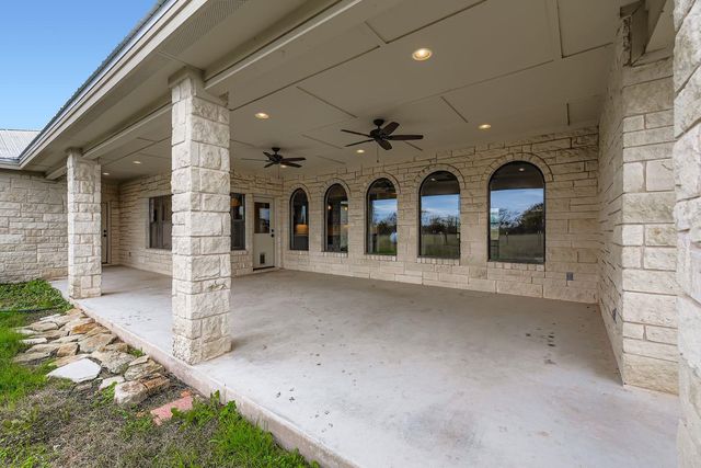 192 Freedom DR, Georgetown, TX 78626