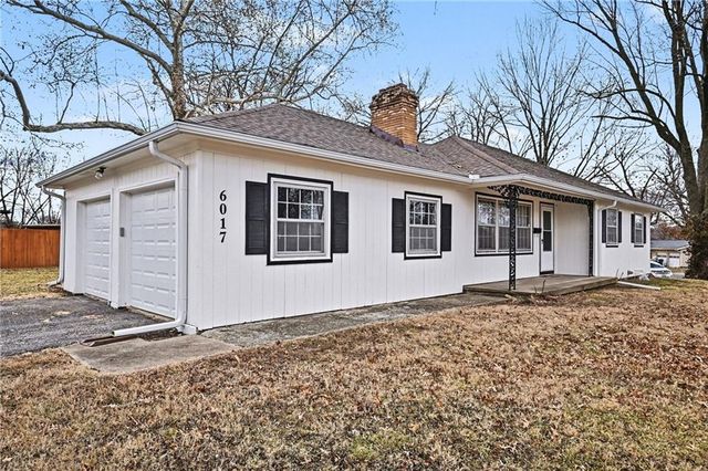 6017 N Howard Avenue, Gladstone, MO 64118