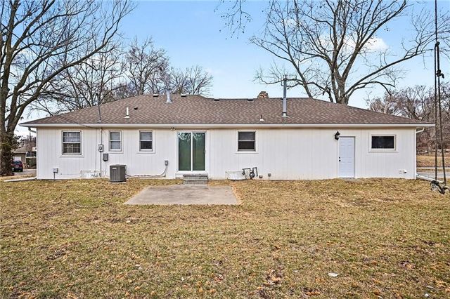 6017 N Howard Avenue, Gladstone, MO 64118