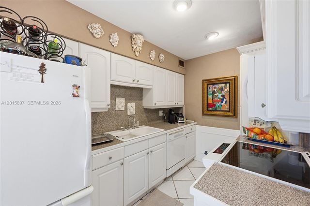 636 NE 17th Ter, Fort Lauderdale, FL 33304