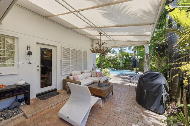 636 NE 17th Ter, Fort Lauderdale, FL 33304