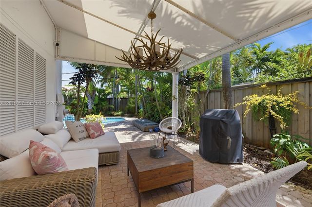 636 NE 17th Ter, Fort Lauderdale, FL 33304