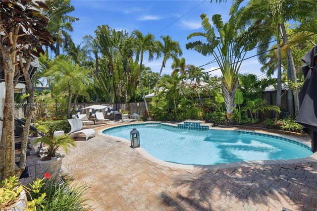 636 NE 17th Ter, Fort Lauderdale, FL 33304