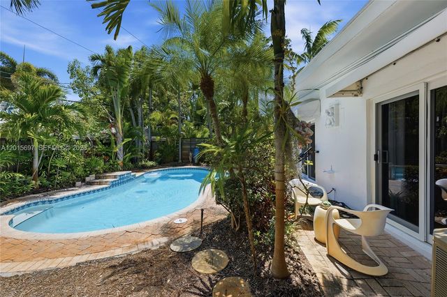 636 NE 17th Ter, Fort Lauderdale, FL 33304