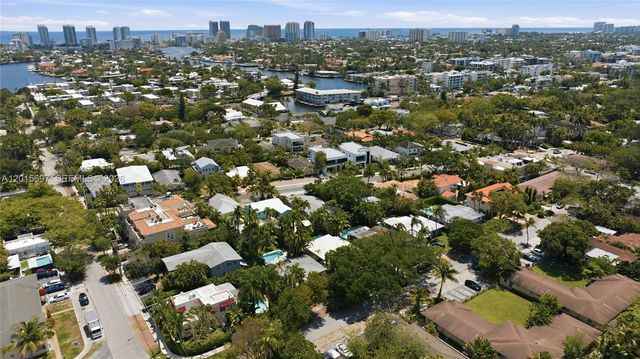 636 NE 17th Ter, Fort Lauderdale, FL 33304