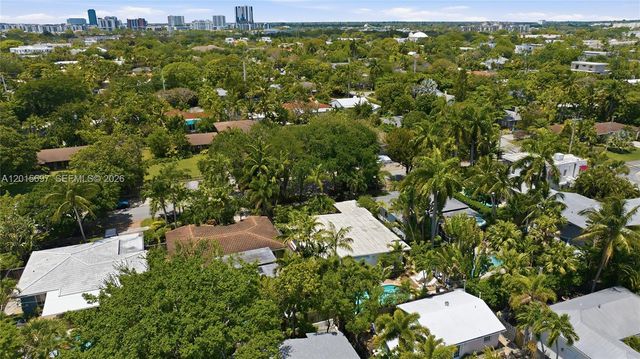636 NE 17th Ter, Fort Lauderdale, FL 33304