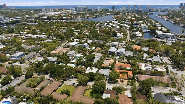 636 NE 17th Ter, Fort Lauderdale, FL 33304