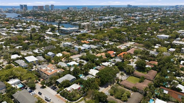 636 NE 17th Ter, Fort Lauderdale, FL 33304