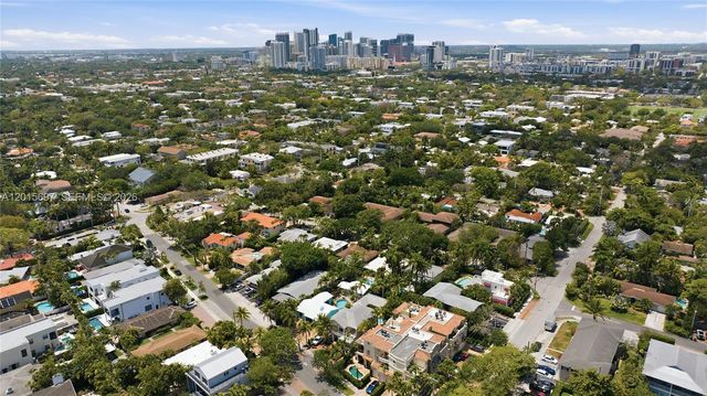 636 NE 17th Ter, Fort Lauderdale, FL 33304