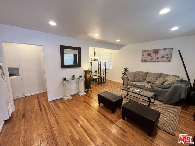 2297 Glendale Boulevard, Los Angeles, CA 90039