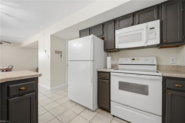 618 Cristal DR, Newport News, VA 23608
