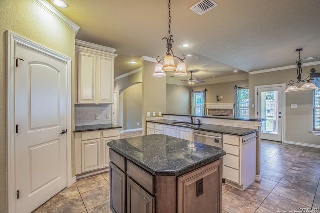 8835 NAPA LNDG, Boerne, TX 78015