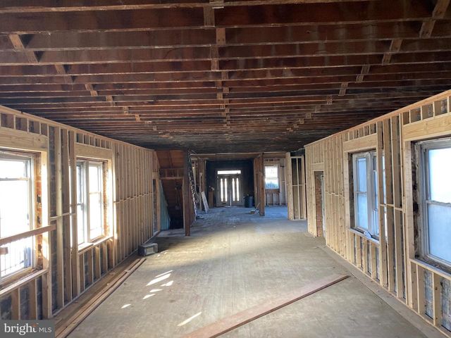 4339 HUNT PL NE, Washington, DC 20019