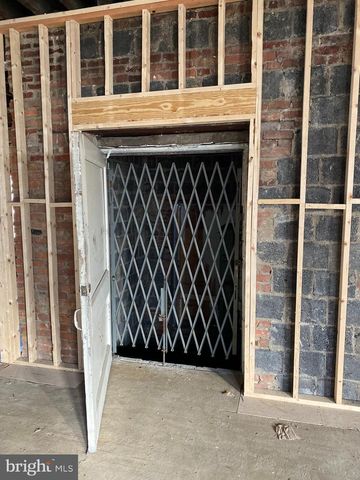 4339 HUNT PL NE, Washington, DC 20019