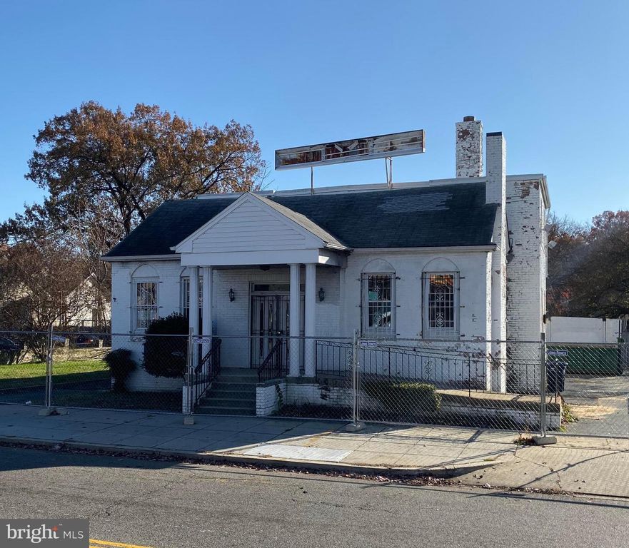 4339 HUNT PL NE, Washington, DC 20019