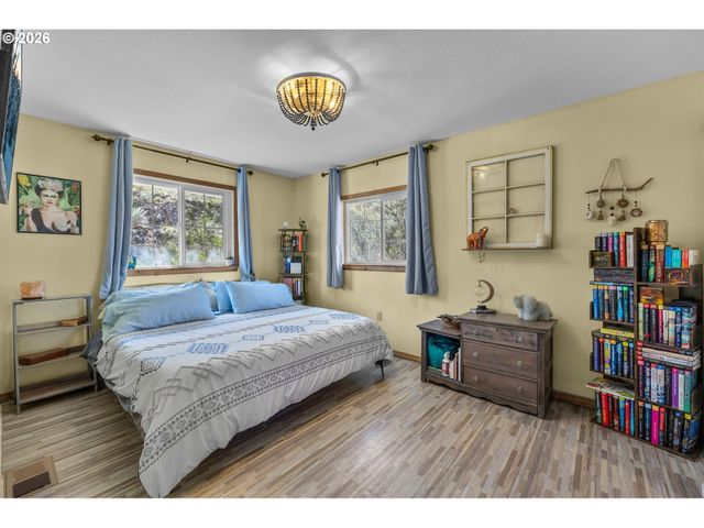 27374 BUMPY Rd, John Day, OR 97845