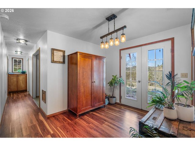 27374 BUMPY Rd, John Day, OR 97845