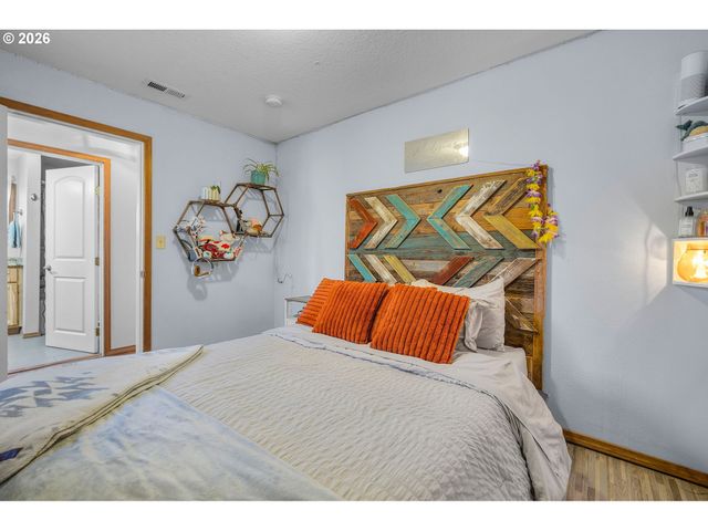 27374 BUMPY Rd, John Day, OR 97845