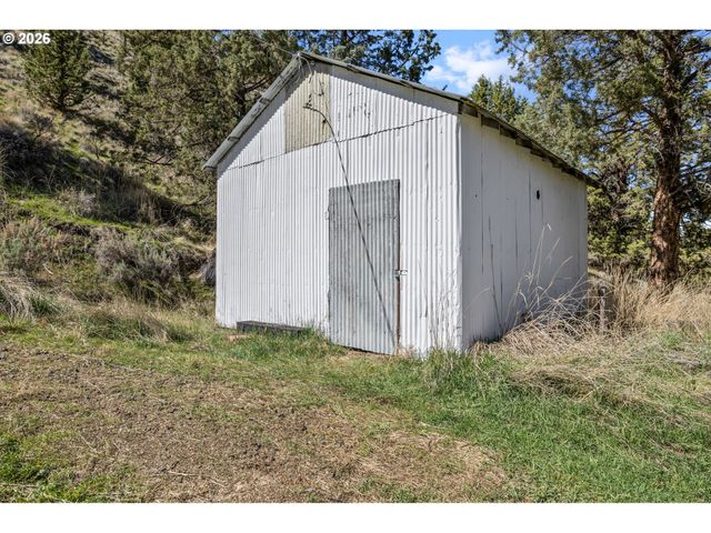 27374 BUMPY Rd, John Day, OR 97845