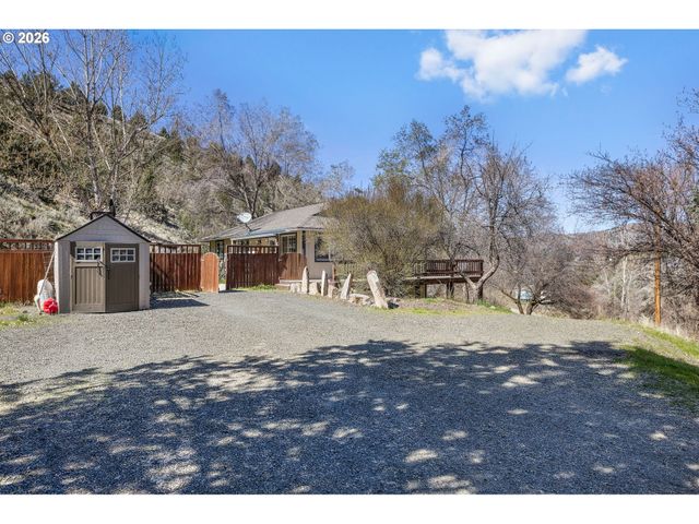 27374 BUMPY Rd, John Day, OR 97845