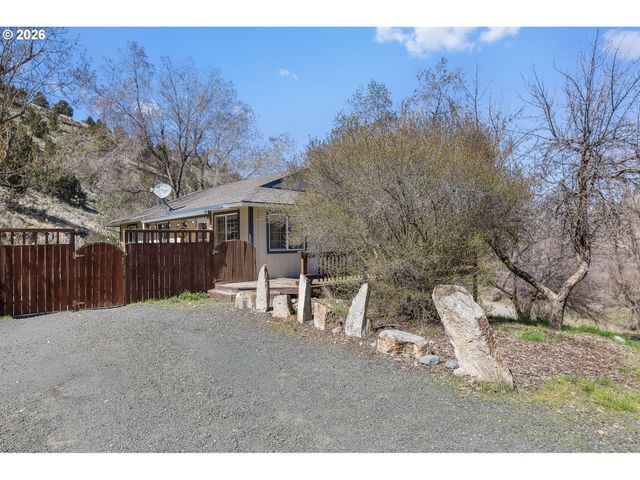 27374 BUMPY Rd, John Day, OR 97845