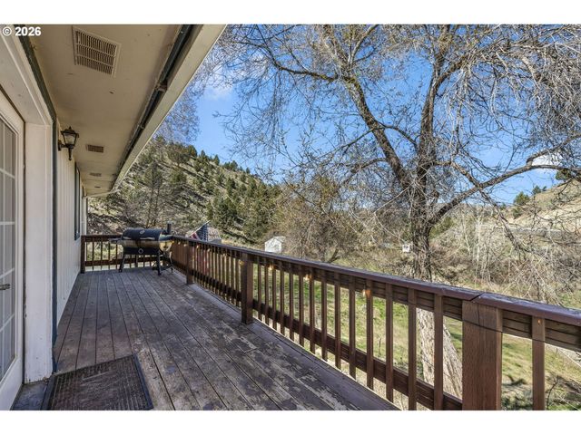 27374 BUMPY Rd, John Day, OR 97845