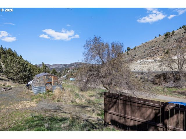 27374 BUMPY Rd, John Day, OR 97845