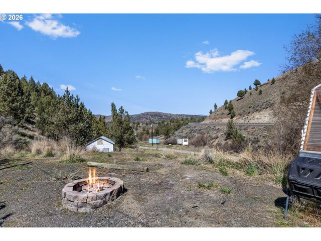 27374 BUMPY Rd, John Day, OR 97845