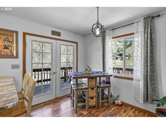27374 BUMPY Rd, John Day, OR 97845