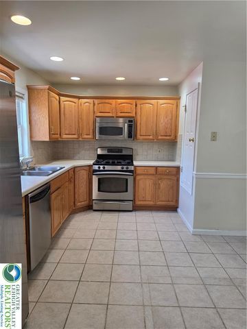 74 West Spruce Street, Bethlehem City, PA 18018