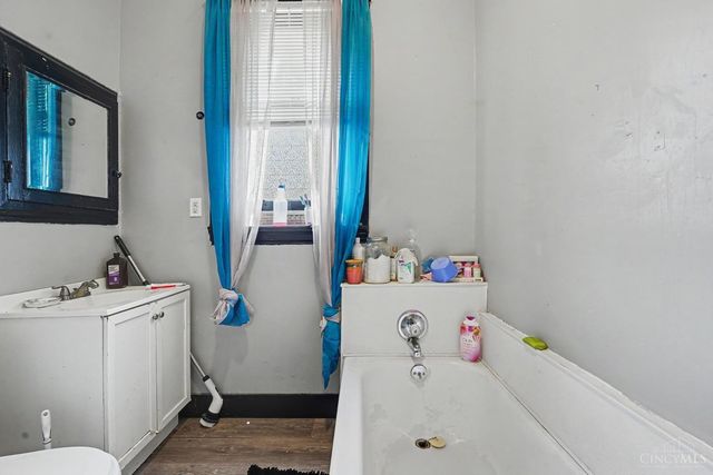 6129 Cary Avenue, Cincinnati, OH 45224