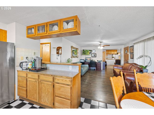 1480 Ne Kane Dr, Gresham, OR 97030