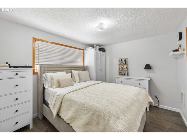 1480 Ne Kane Dr, Gresham, OR 97030