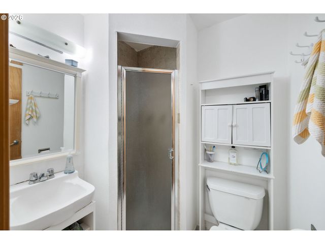 1480 Ne Kane Dr, Gresham, OR 97030