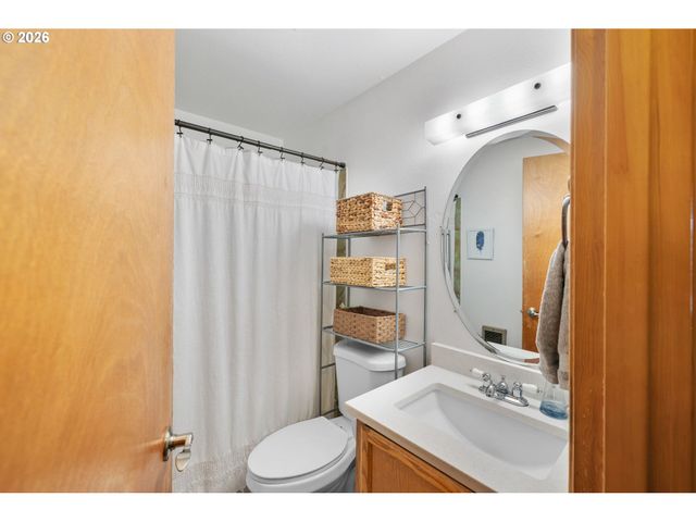 1480 Ne Kane Dr, Gresham, OR 97030